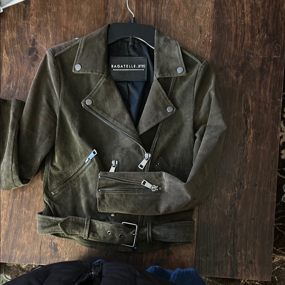 Bagatelle Green Leather Jacket with Biker Style and Wide Lapel Collar